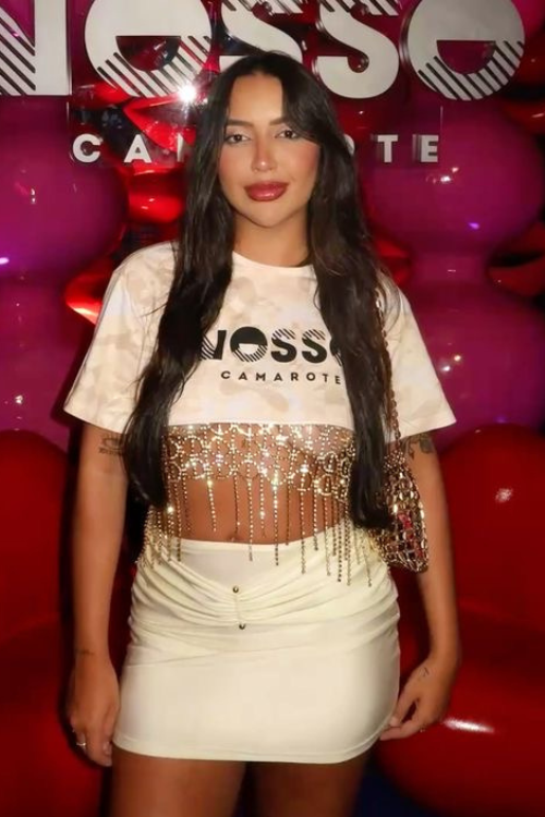 24 Damn Hot Carnival Outfits That Are Bold, Colorful, and Made to Stand Out in the Crowd 24 Damn Hot Carnival Outfits That Are Bold, Colorful, and Made to Stand Out in the Crowd