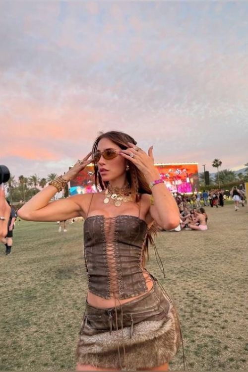 24 Damn Hot Carnival Outfits That Are Bold, Colorful, and Made to Stand Out in the Crowd 24 Damn Hot Carnival Outfits That Are Bold, Colorful, and Made to Stand Out in the Crowd