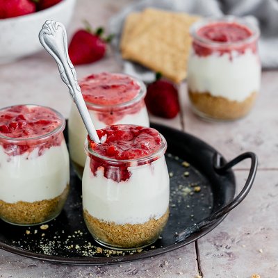 No Bake Strawberry Cheesecake Jars (Easy, Creamy & Ready in 15 Minutes)